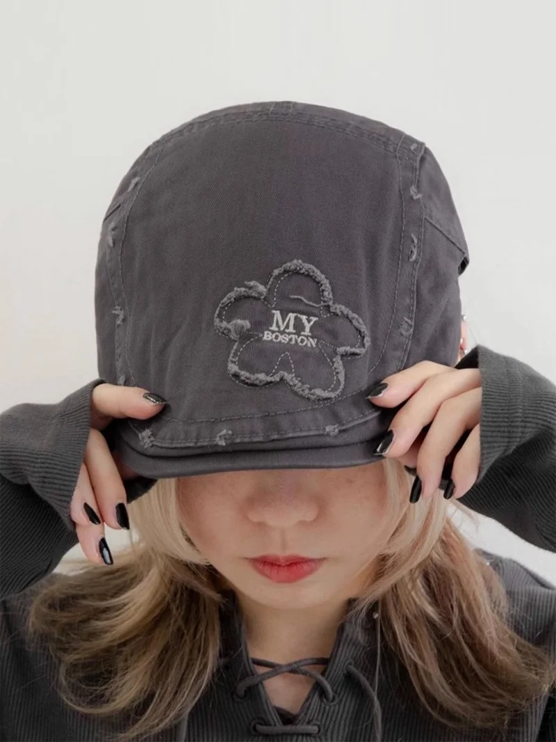 كوريا Ins الأزياء التطريز موزع الصحف قبعة، سليم صالح قبعة مسطحة للرجال النساء الشارع غسلها قطع الرسام قبعة كابي نمط القبعات