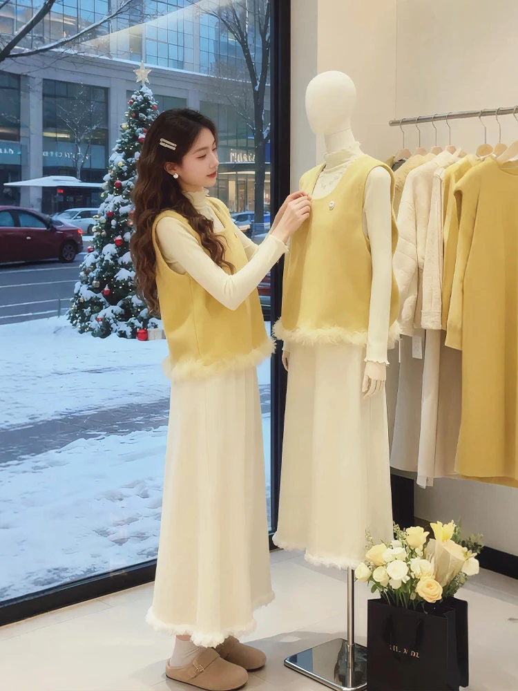 

Комплект женской зимней одежды больших размеров в корейском стиле: вязаная базовая кофта с длинным рукавом, жилет и юбка (три предмета)