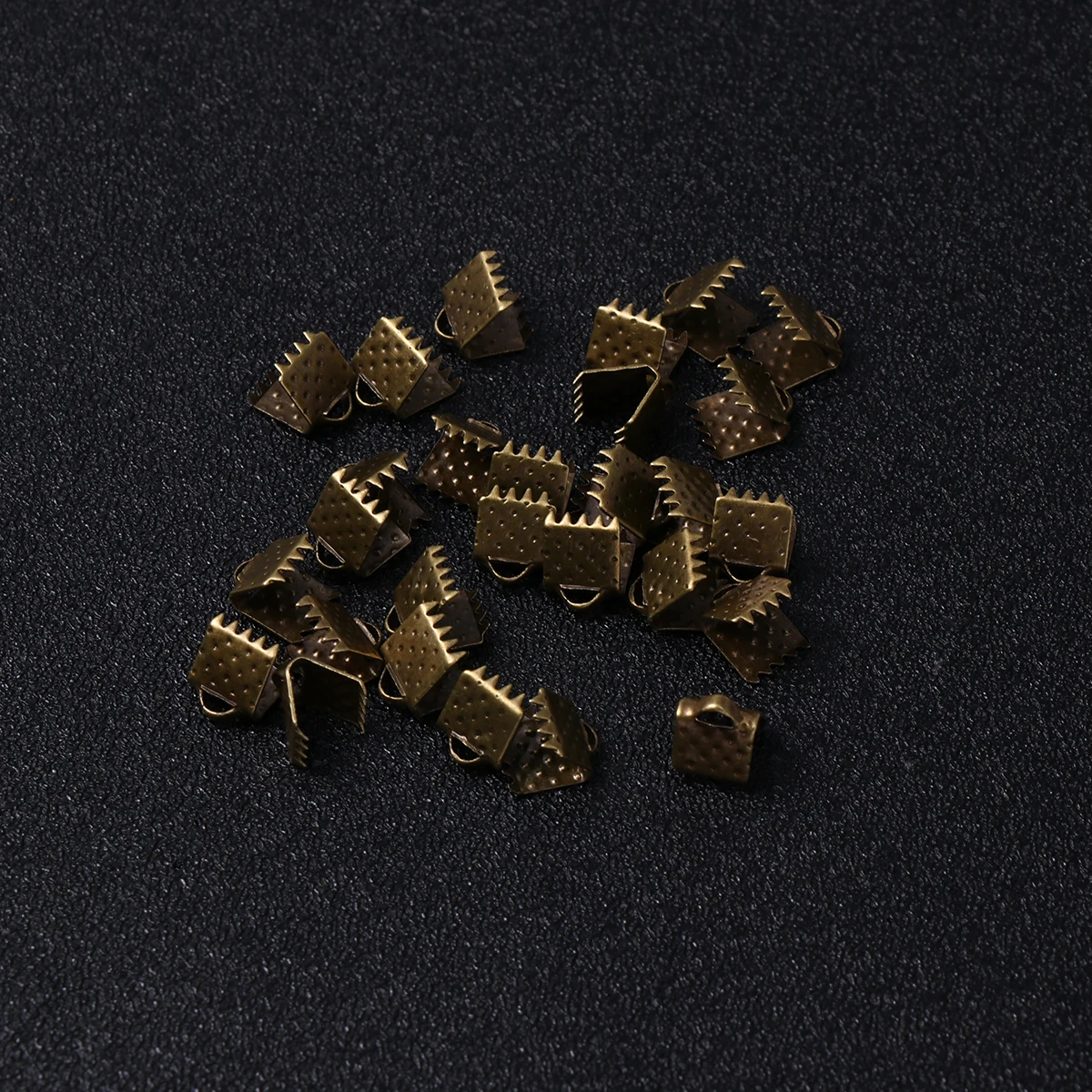 

500 Pcs Jewelry Horse Clamp Rope Buckle Metal Clip Bead Necklace Plated