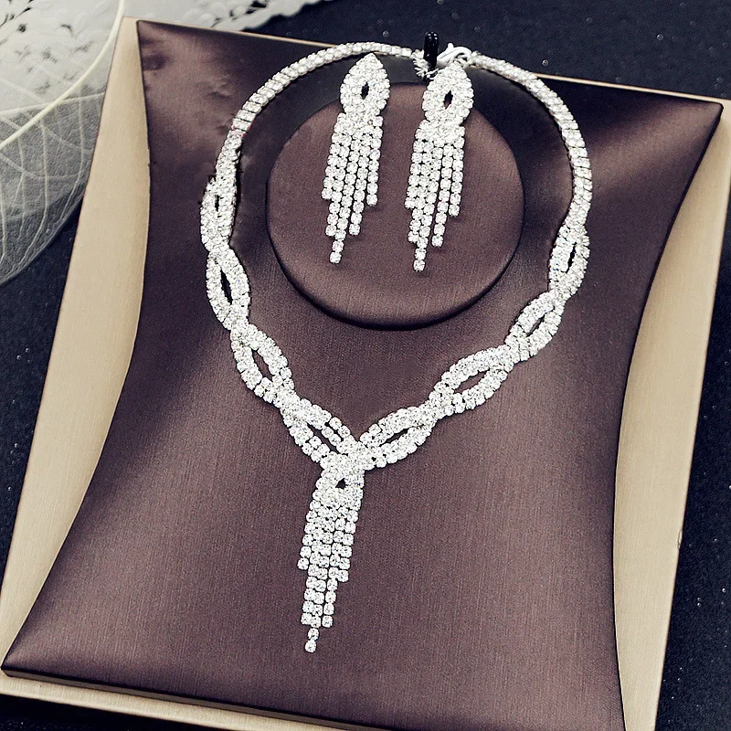 Ladies Jewelry Set New Simple and Versatile Bridal Wedding Dress Necklace Earrings Two-piece Korean Rhinestone Wedding Jewelry