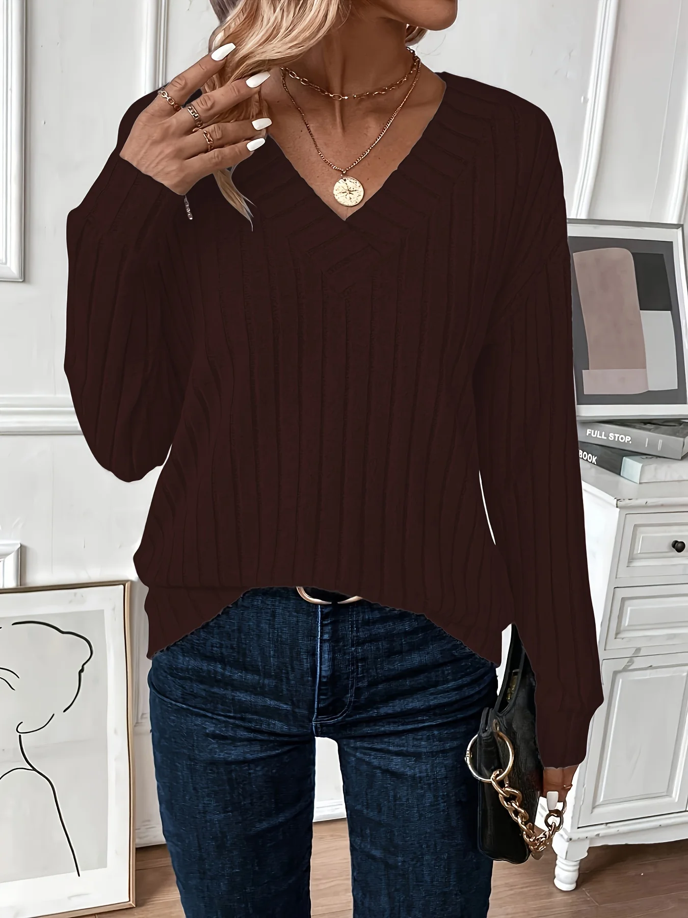 

Женский вязаный свитер в рубчик больших размеров с v-образным вырезом из мягкой теплой ткани идеально подходит для повседневного шикарного образа