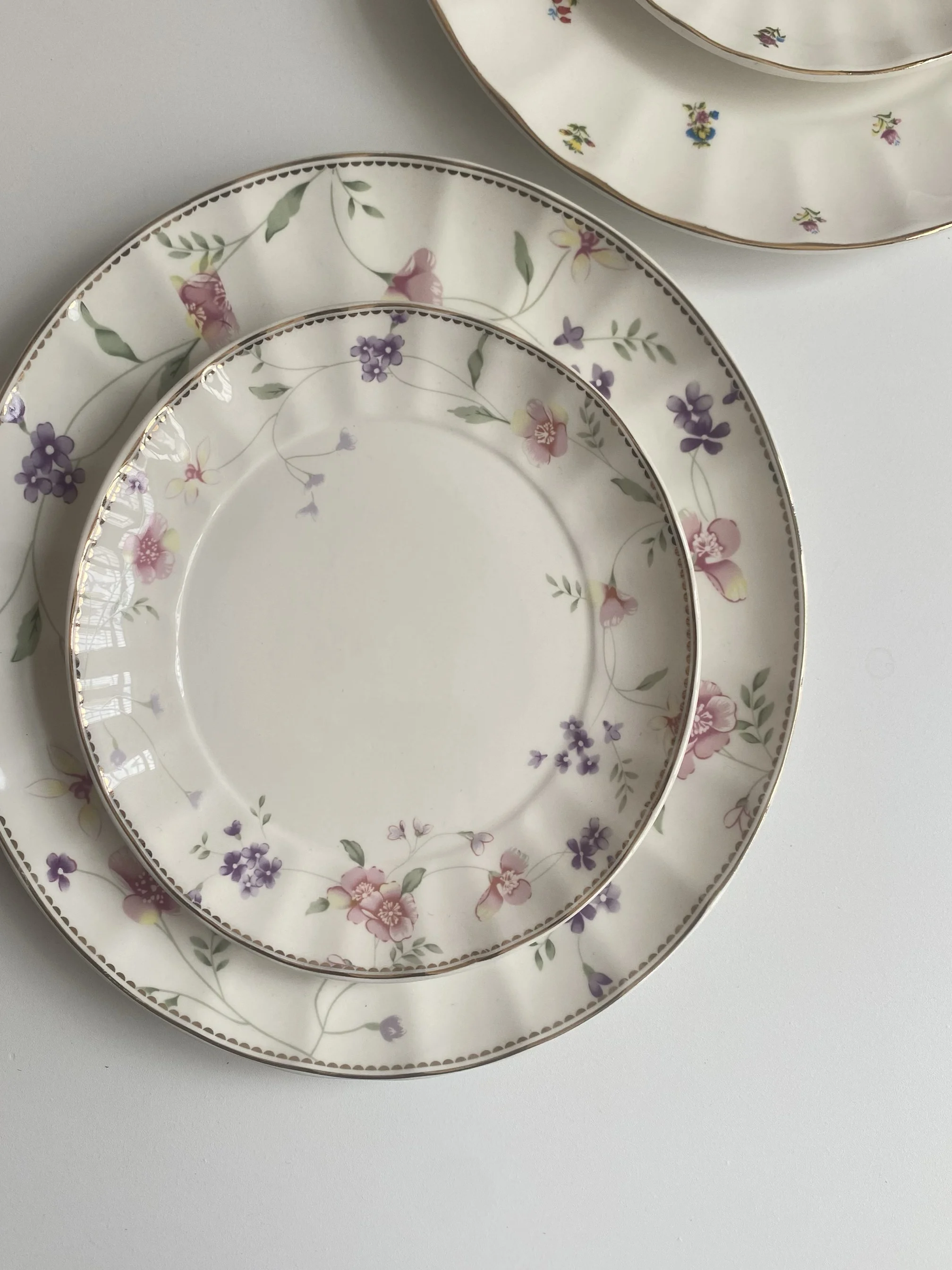 

Кремовая тарелка большого размера с цветочным дизайном, роскошный обеденный набор для домашнего использования, салатная тарелка Dert Di, высокотемпературная выпечка Proc