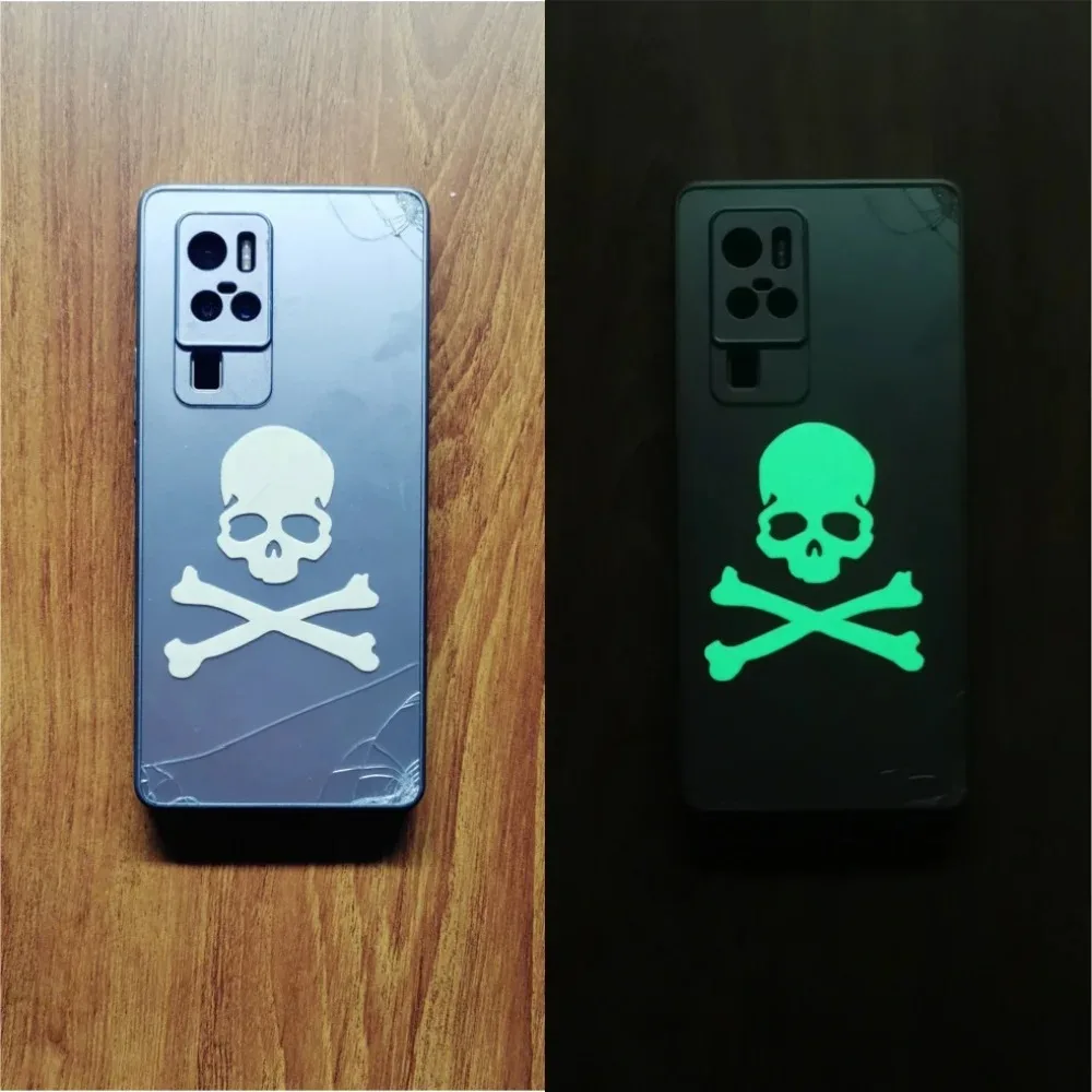 Car Stickers Skulls Pirates Crossbones Reflective Decals For Trunk Fuel Tank Cap Trunk Motorcycles Helmet Laptop iPhone