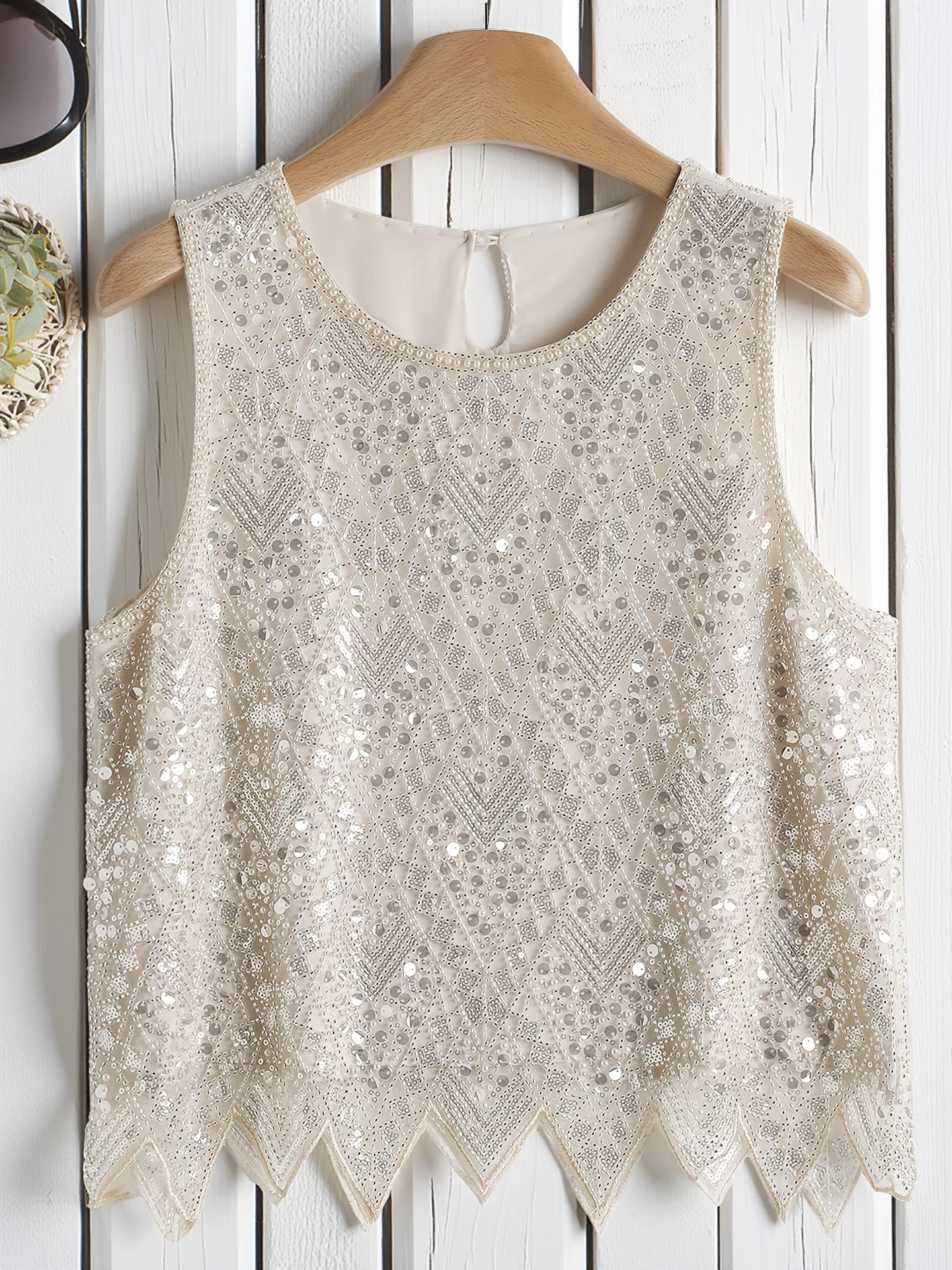 

Heavy Industry Young, Fashionable, Wealthy, Elegant Top with Western Style, Tailored and Slimming Appearance, Outerwear Tank Top