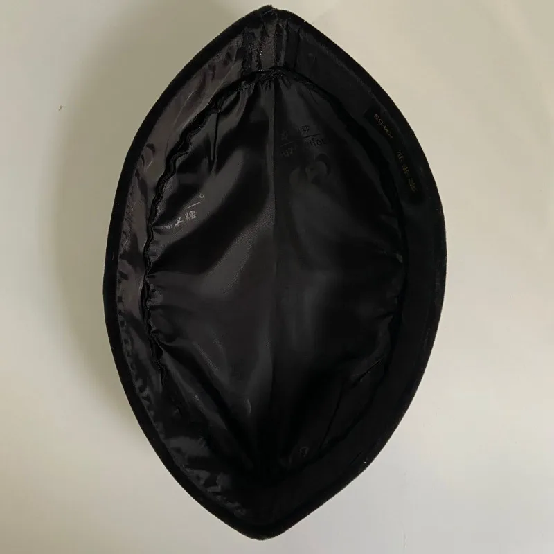 قبعة جنوب شرق آسيا التقليدية التي يرتديها الرجال المسلمين الأولاد سونكونك راتا المخملية سونكوك بوداك راتا اندونيسيا بيسي جافا كوبيا