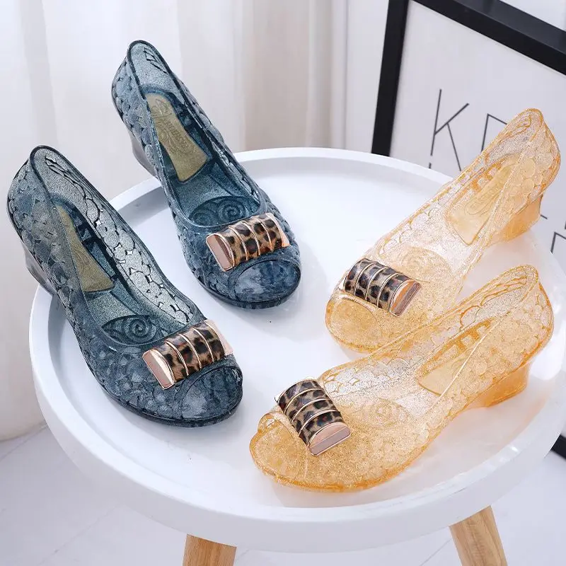 

New transparent beach shoes for women clear wedges sandals ladies crystal slip on jelly shoes woman summer heels sandals glitter