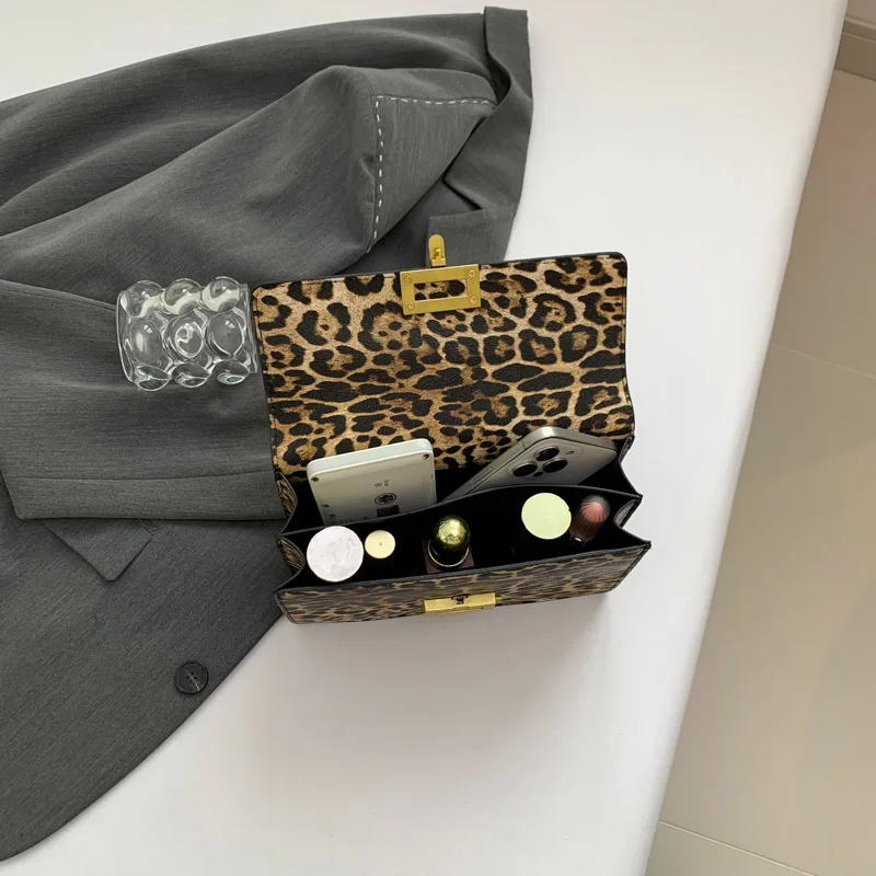 Leopard print Clutch Bag PU Leather Shoulder Side Bags for Women Chain Mobile Phone Purses Crossbody Bags Ladies Fashion Handbag