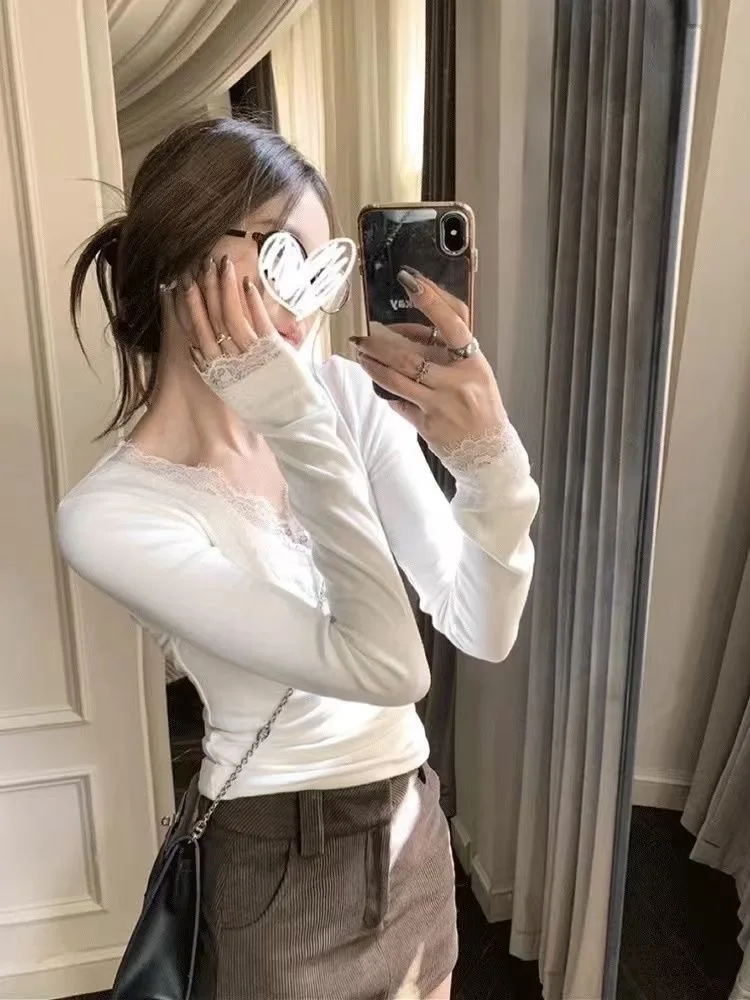 الصلبة الدانتيل المرقعة كم طويل تي شيرت مثير سليم المرأة الأعلى 2025 الربيع الصيف موضة جديدة الملابس الكورية نمط