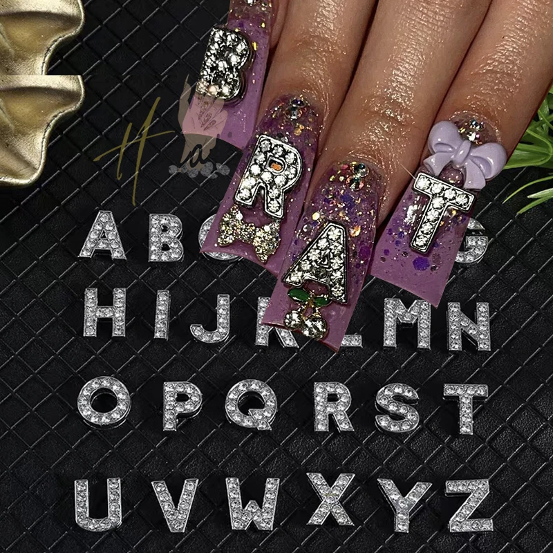 3D Letter Nail Charms Luxury Alloy Alphabet Rhinestones Nail Art Akrylowe końcówki Akcesoria dekoracyjne