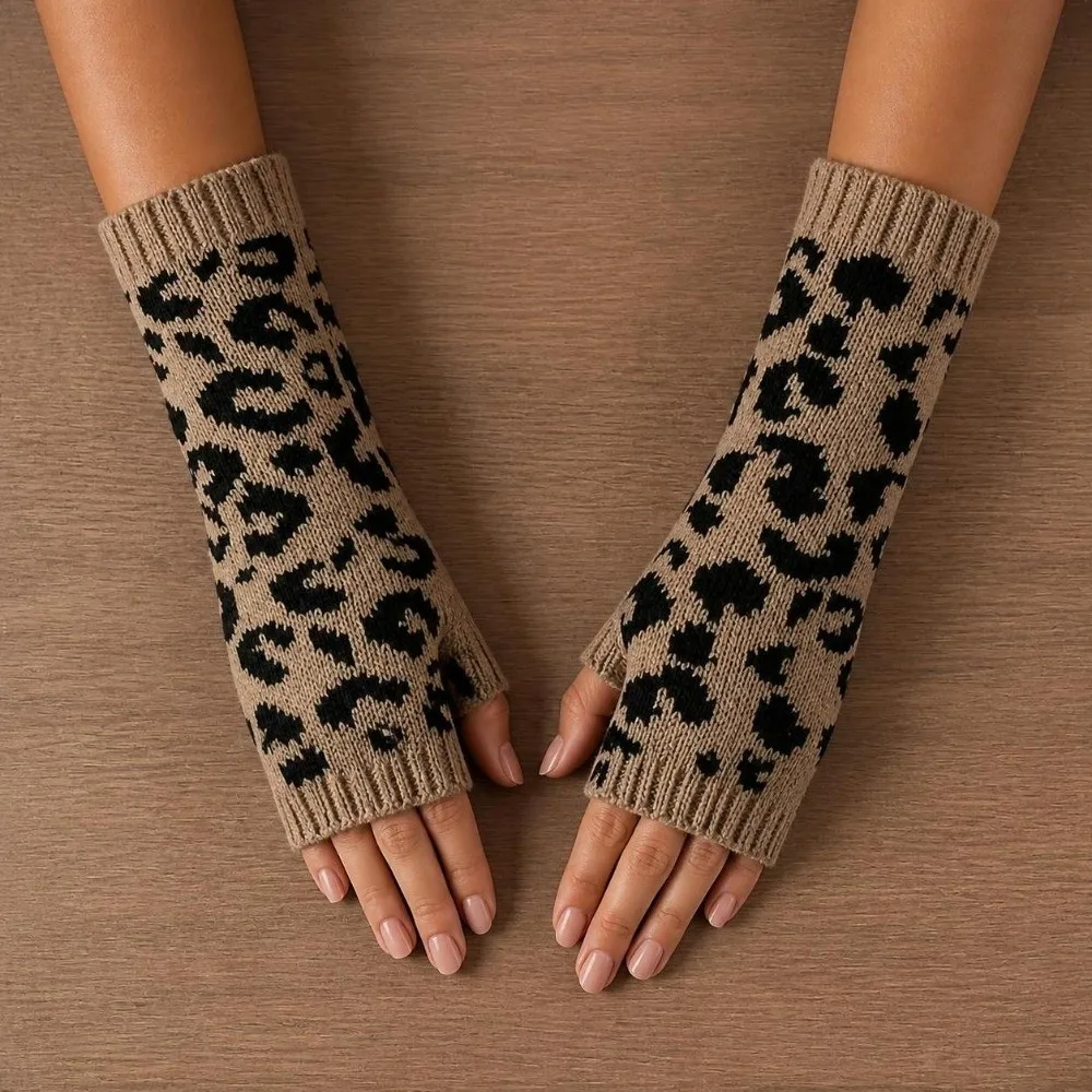Leopard Print Women's Knitted Gloves Touchscreen-Friendly Cold-Proof Driving Gloves Thicked Soft Fingerless Gloves