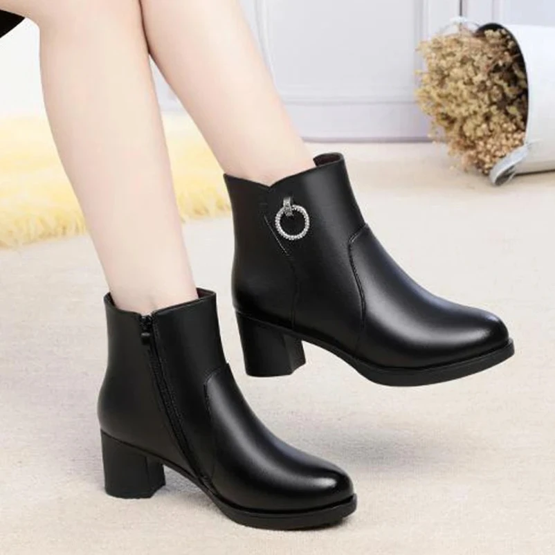 

Новинка 2024, зимние шерстяные ботинки с подсветкой, большие размеры 41, 42, 43, модные женские ботинки на среднем каблуке, теплые женские ботильоны