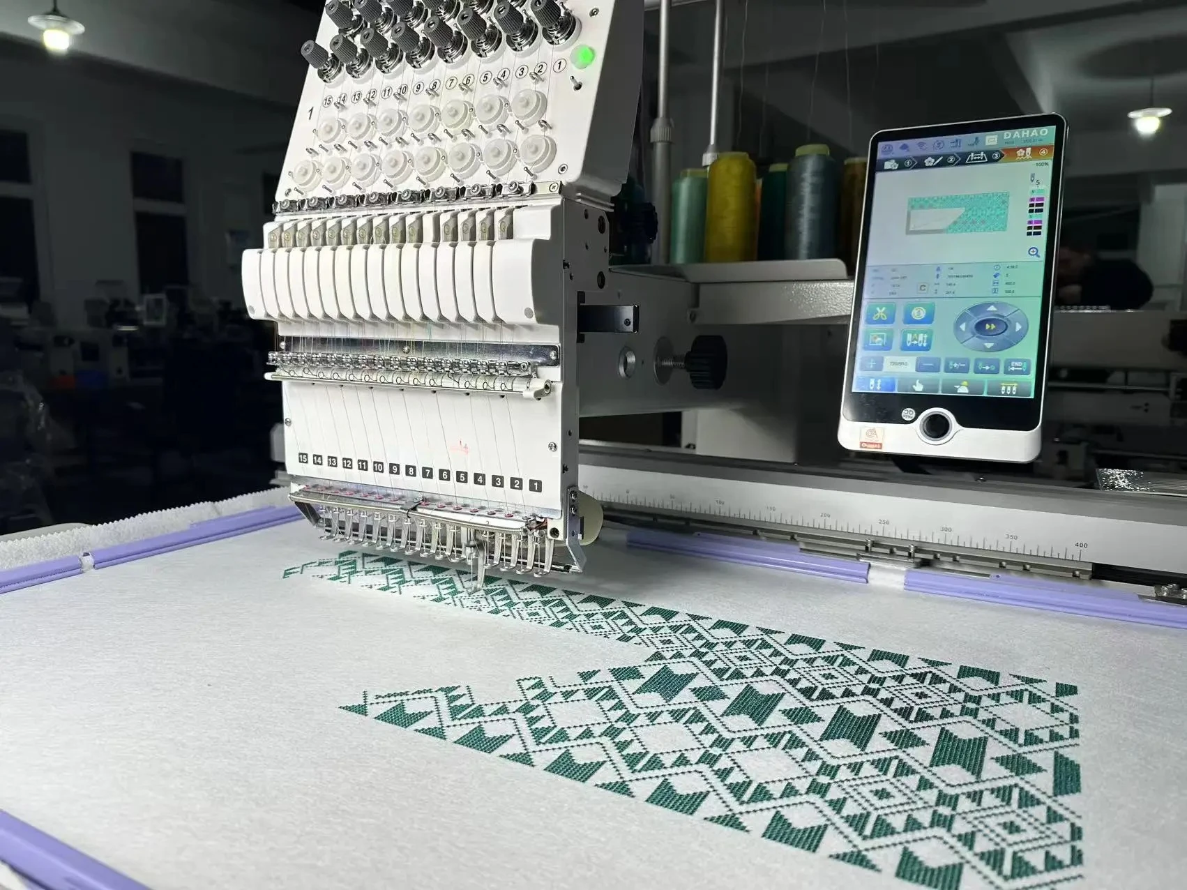 Dahao A15 Pro Industrial de un solo cabezal 500*350/800*500 máquina de bordar automática Digital 1200 RPM computarizada 2 años de garantía