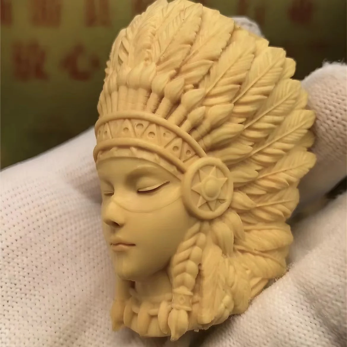 

New Hand-carved Wooden Pendant, Boxwood Gift Sweater Chain Character Pendant