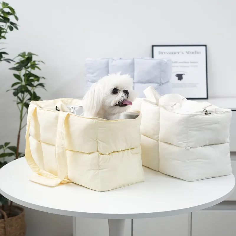 

Winter Custom Portable Pet Bag Small Pet Carrier Zippered Pet Cat Carrier Dog Handbag Portable Windproof and Warm for Outdoor