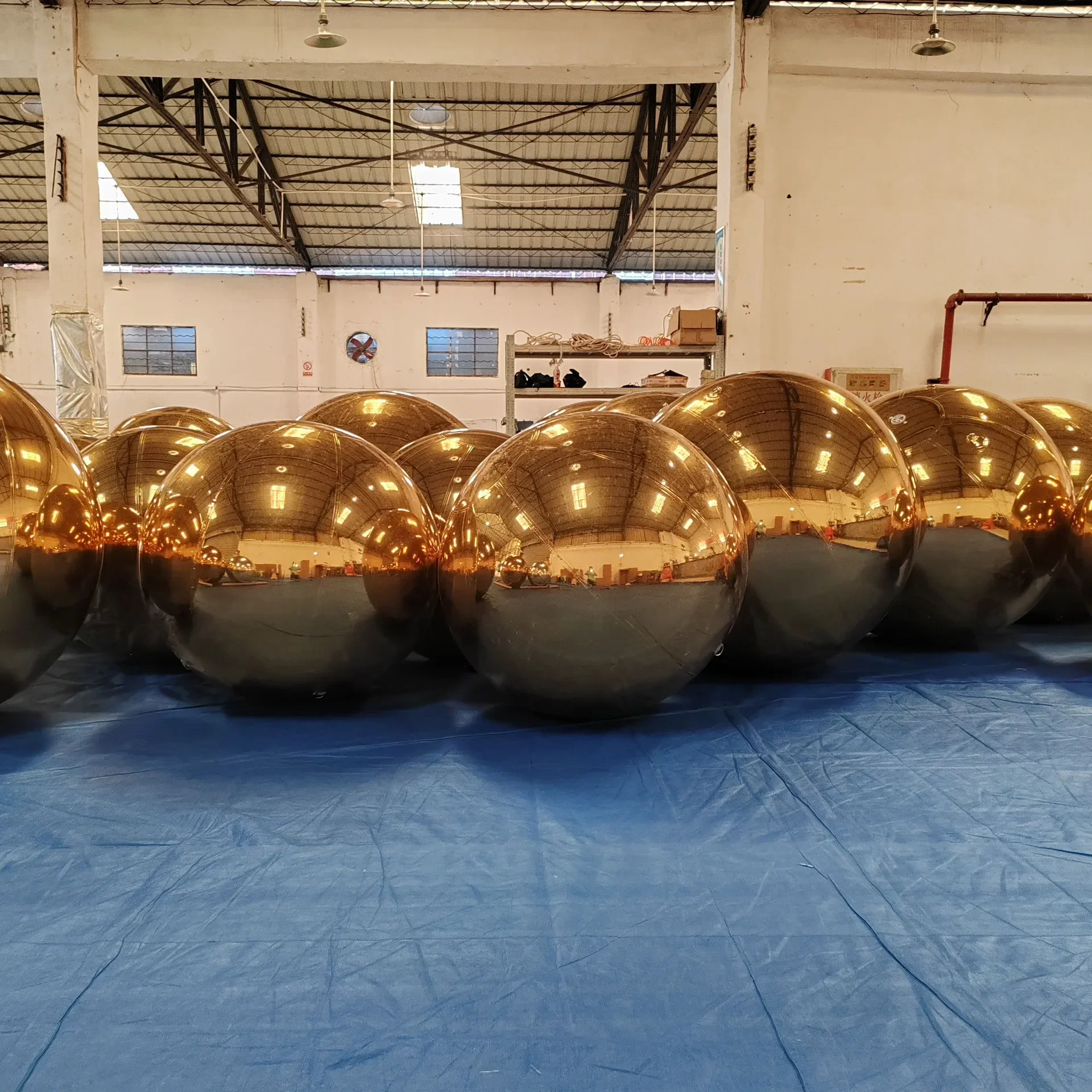 

Inflatable Mirror Balloon Metallic Balloons Big Shiny Giant Inflatable Balls for Wedding Party Event decor