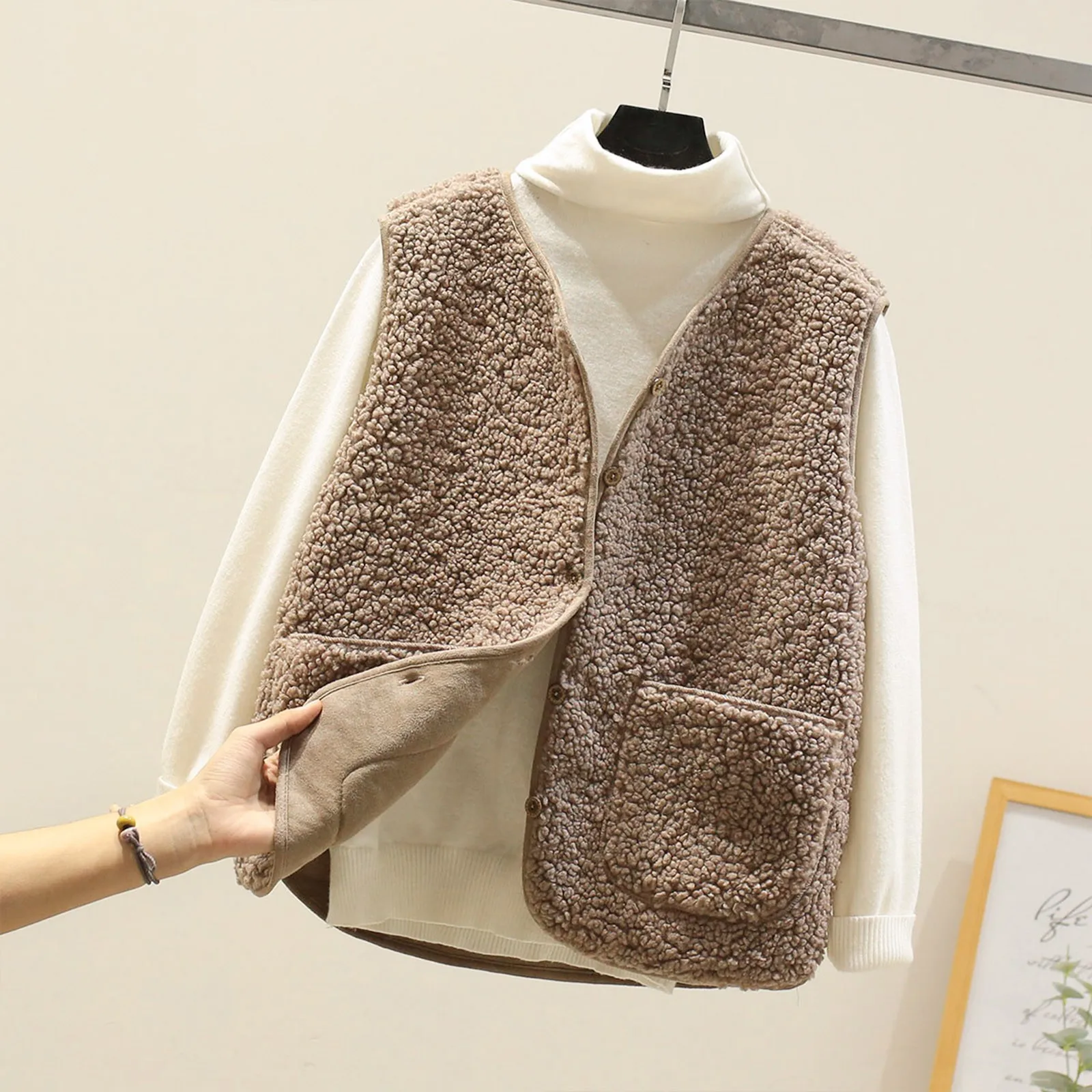 Women Vests Fleece Vests Coat Sleeveless Faux Lamb Wool Waistcoat Short Type Plush Waistcoat Outwear Streetwear Women's Clothing