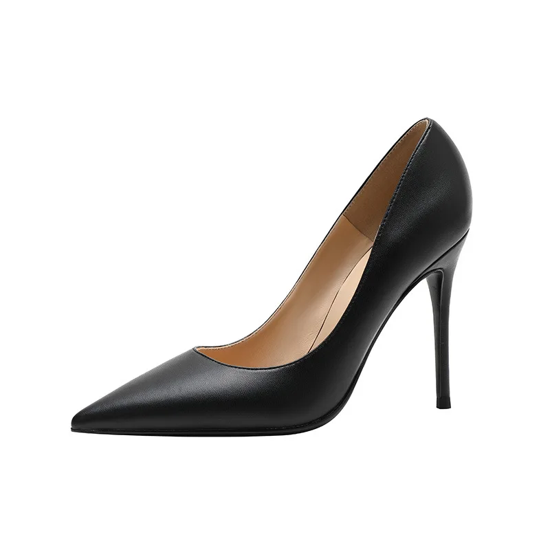 2024 Frühling neue französische spitze High Heels Damen schwarze Arbeits schuhe dünne Absätze flache Mund Mode große Einzels chuhe Damen