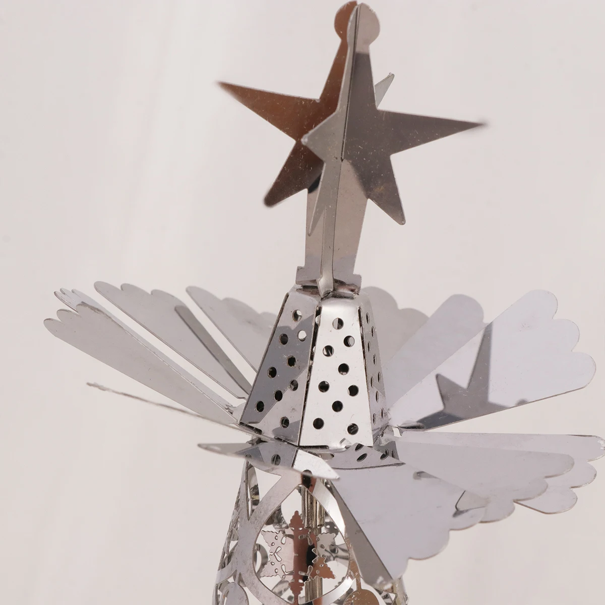 

Christmas Rotation Candlestick Silver Tree Shape Metal Holder Revolving Tea Light Holder Party Decoration Snowflake