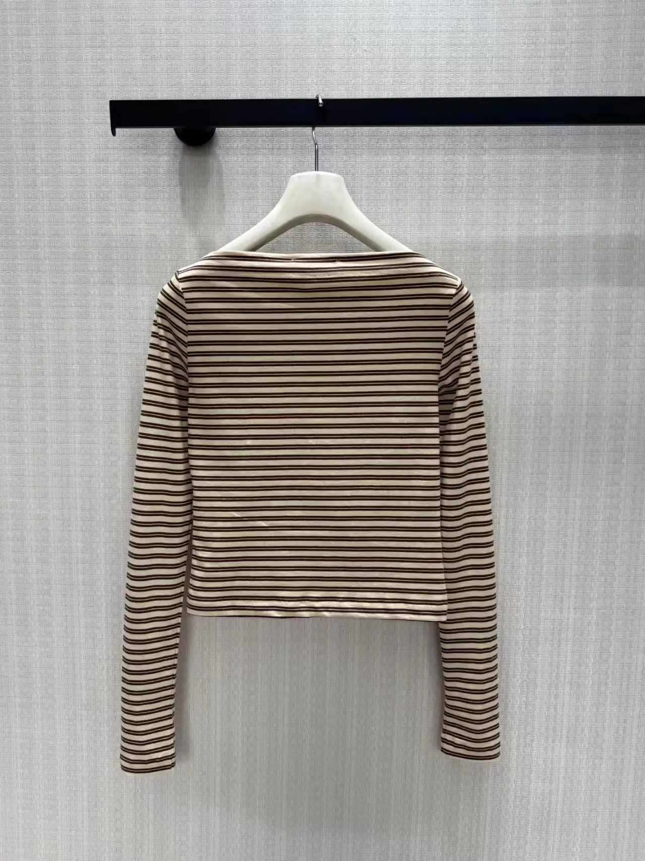 New autumn and winter boat shaped collar with fine stripes, slim fit short style, long sleeved base shirt, women's top