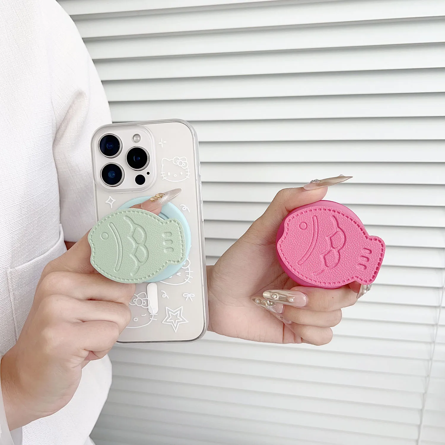 

Fish shaped leather magnetic bracket, grip support, magnetic phone holder, suitable for iPhone wireless charging case