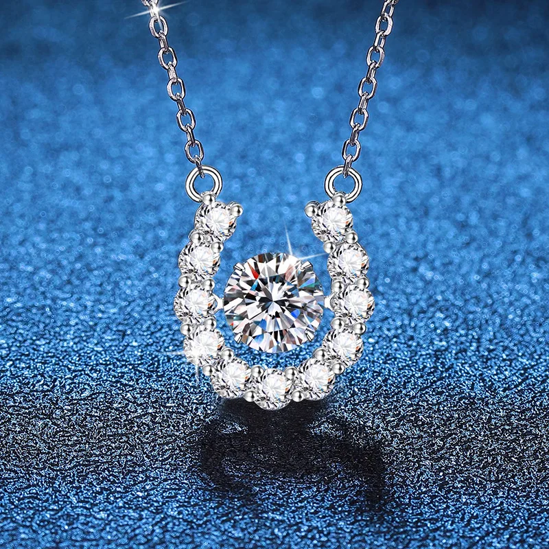 Platinum PT950 18K Gold Pendant Women's Moissanite Necklace Japanese and Korean U-shaped Dynamic 1-carat Moissanite Necklace