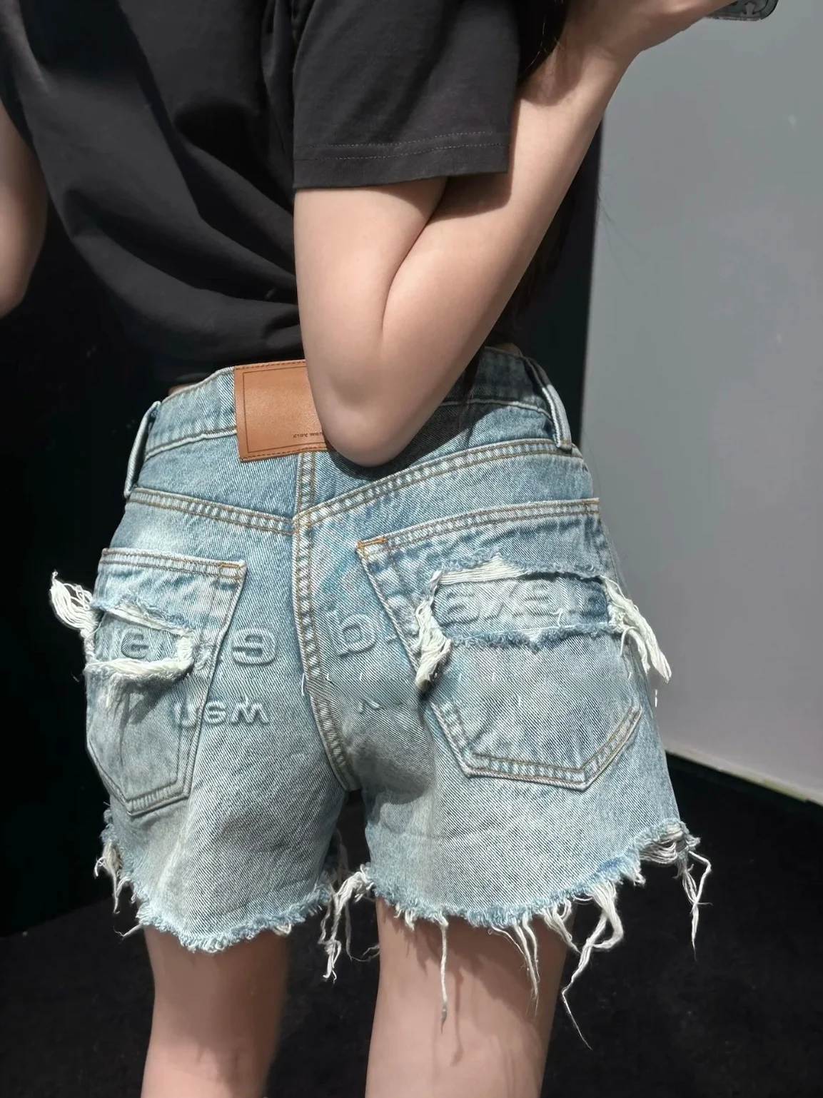 

Slimming High Waist Shorts Awang Beautiful Leg Thin Denim Wide Leg Jeans Shorts Hole Letter Denim Shorts Women Loose Fit Brea...