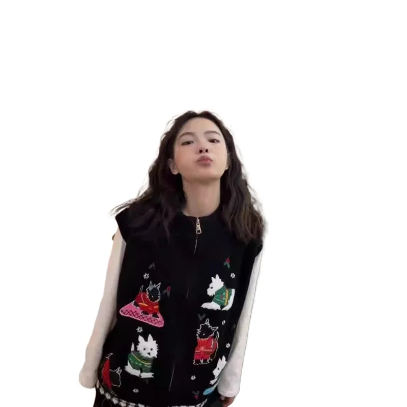 

Black Cartoon Embroidered Knitted Vest Jacket for Women in Autumn, New Loose Sleeveless Layered Top Trend