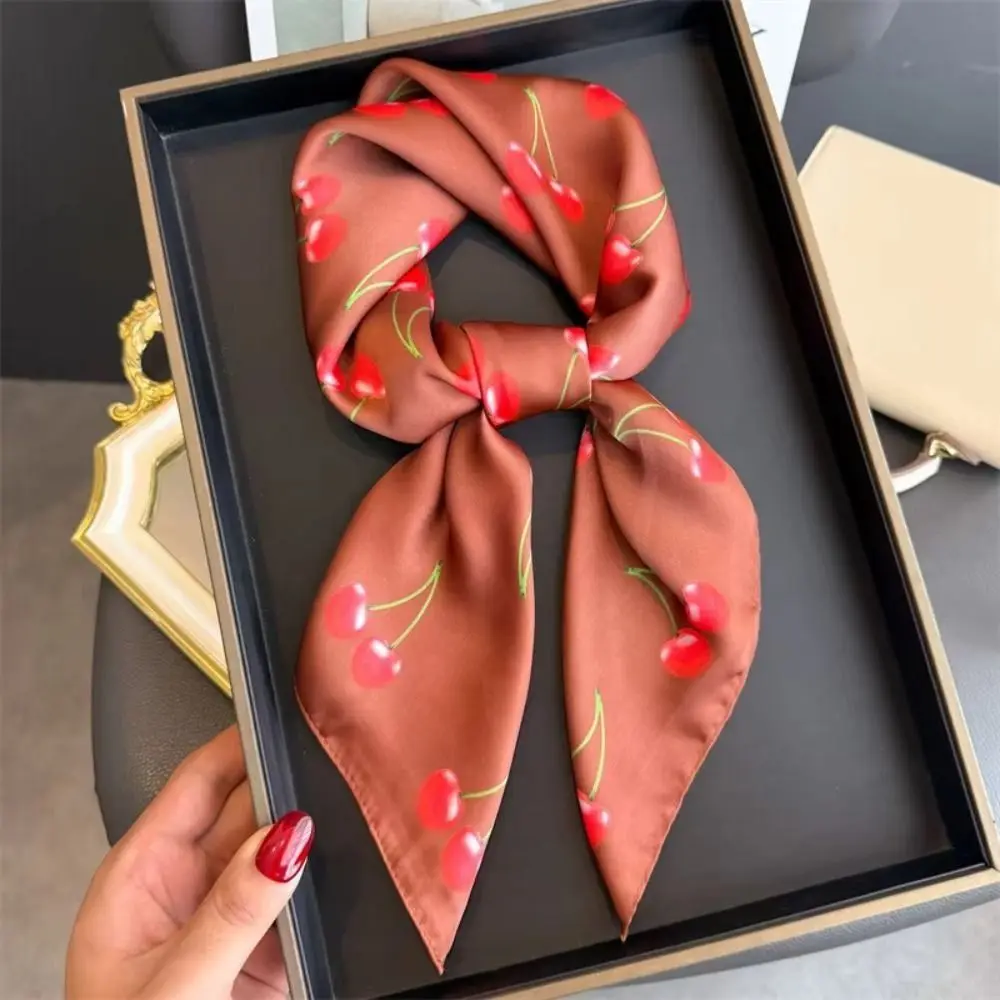 

Luxury Satin Square Satin Scarf Fruit Pattern Cherry Design Silk Square Scarfs Soft Versatile Women Headscarf Decorate Accessory