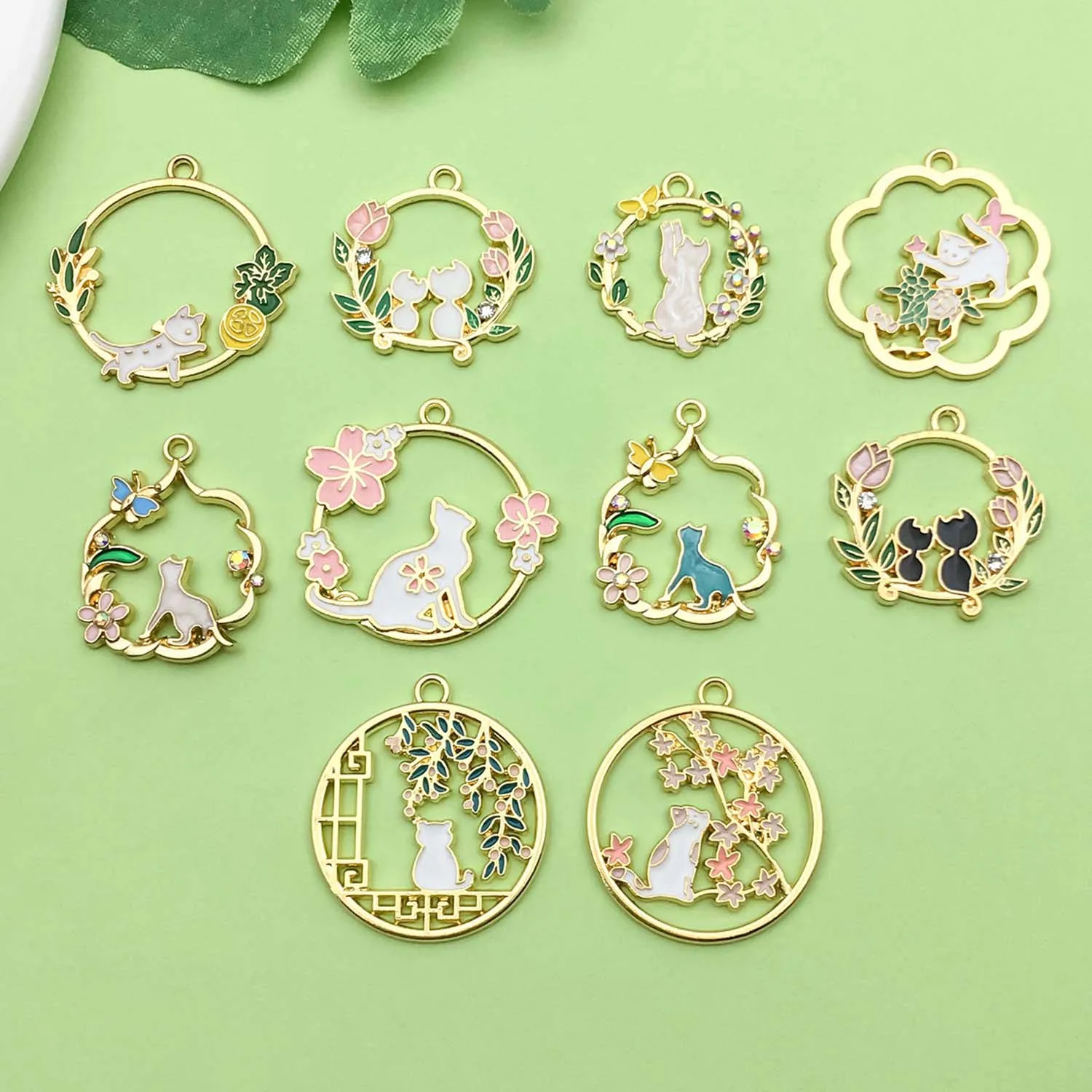 

10pcs Colorful Enamel Cute Cartoon Cat Design Charms Alloy Flower Pendants for DIY Bracelet Necklace Jewelry Making Accessories