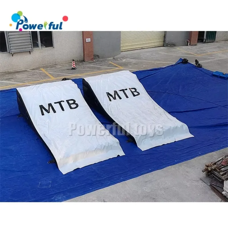 

High Quality FMX&BMX Slope Inflatable Dirt Bike Landing airbag Inflatable Skiing airbag Ramp