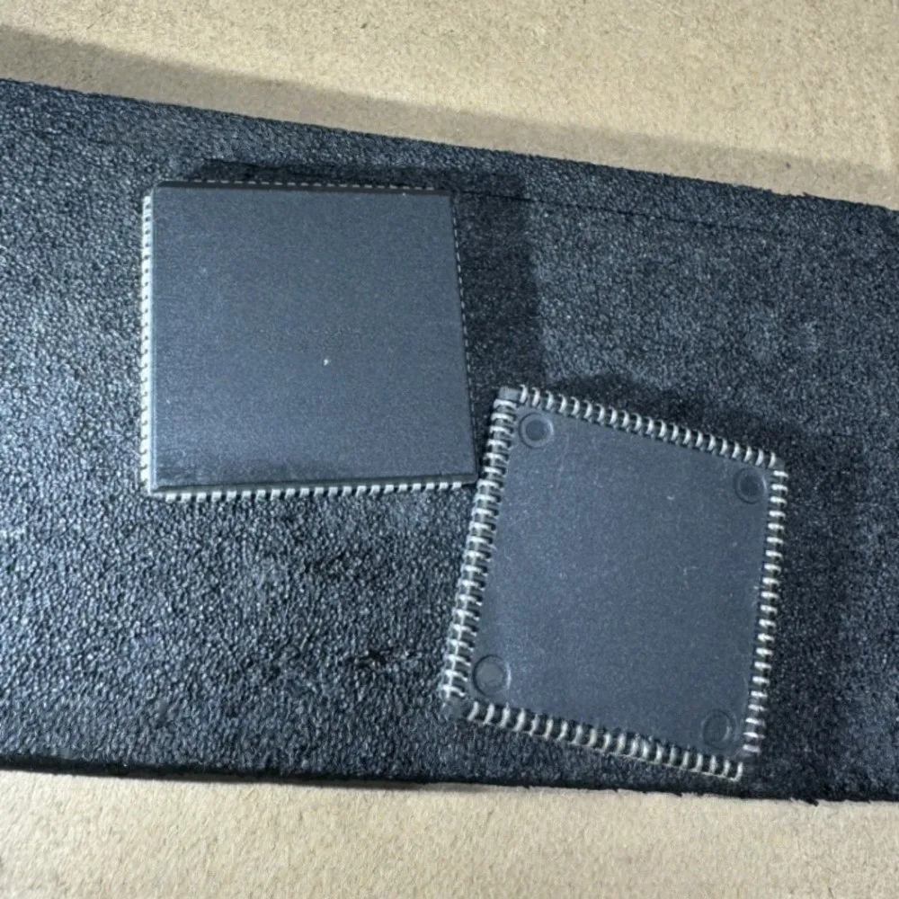 1-100PCS D3B AD5310BRMZ AD5310 N87C196MH RT6503A RT6503AGQW NRF2401AG NRF2401 2401AG