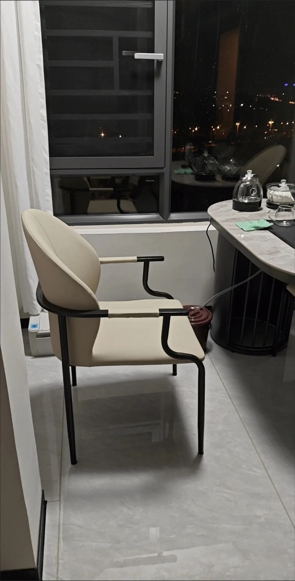 كرسي غرفة الانتظار عالي القيمة لغرفة المعيشة وغرفة الطعام ومكتب المكياج والمطعم التجاري كرسي مناسب