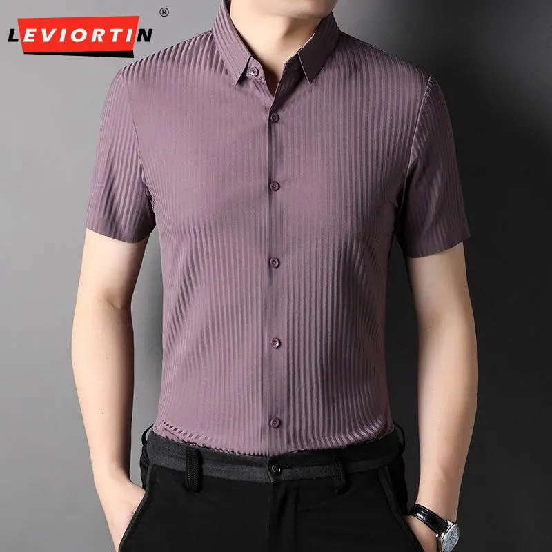 

Summer new ice silk short sleeved shirt for men's business and leisure striped jacquard thin four sided elastic seamless shirt