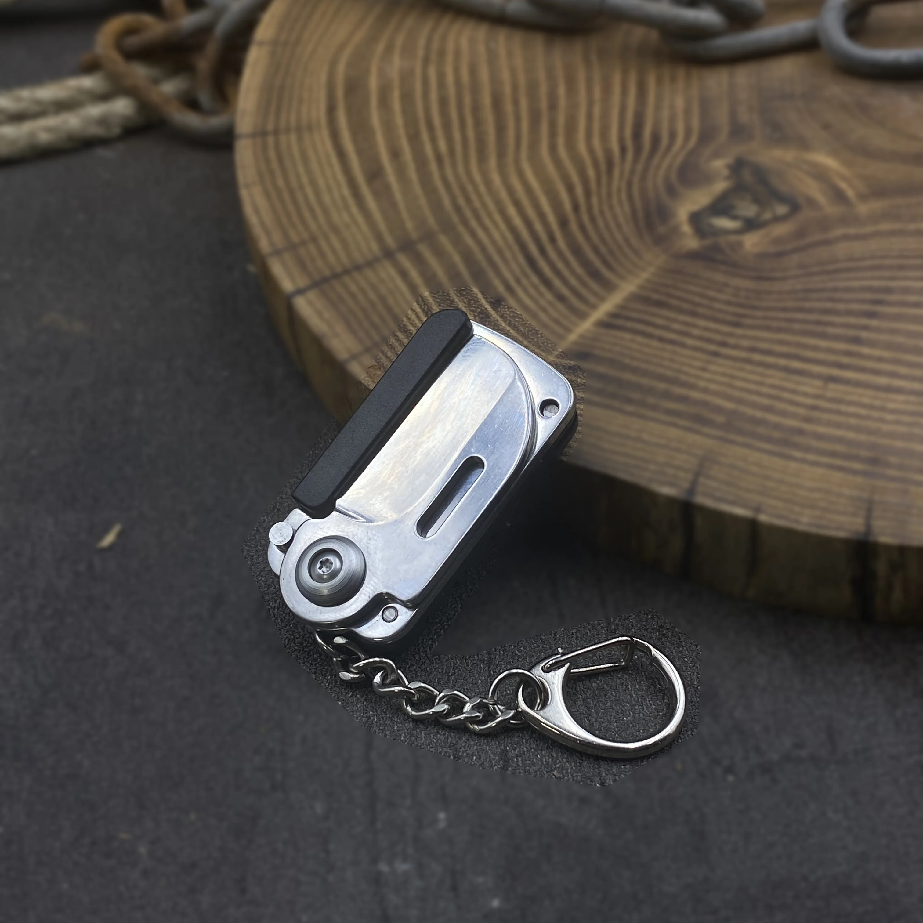 Outdoor EDC multi-functional tools, portable pocket folding knives, key accessories, coin knives, multi-purpose screwdrivers