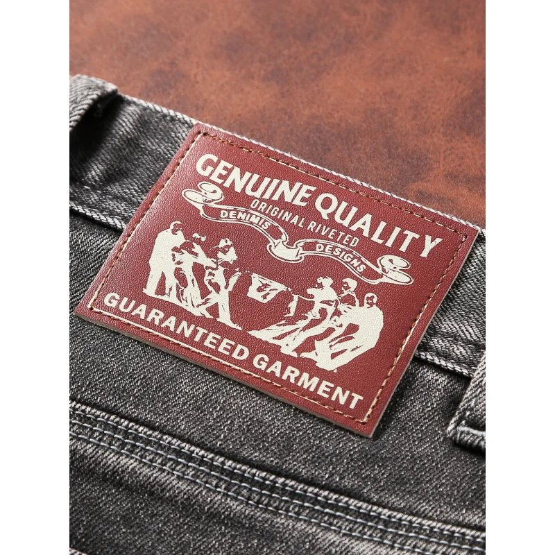 Jeans da uomo di fascia alta con gamba dritta piccola e vestibilità slim, tendenza della moda autunnale 2025, pantaloni in denim casual di lusso retrò leggeri