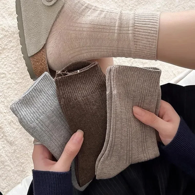جوارب نسائية عصرية هاراجوكو أساسية من القطن الناعم مريحة على شكل طاقم جوارب كلاسيكية بلون سادة للخريف والشتاء جوارب مريحة للمنزل غير رسمية دافئة #3