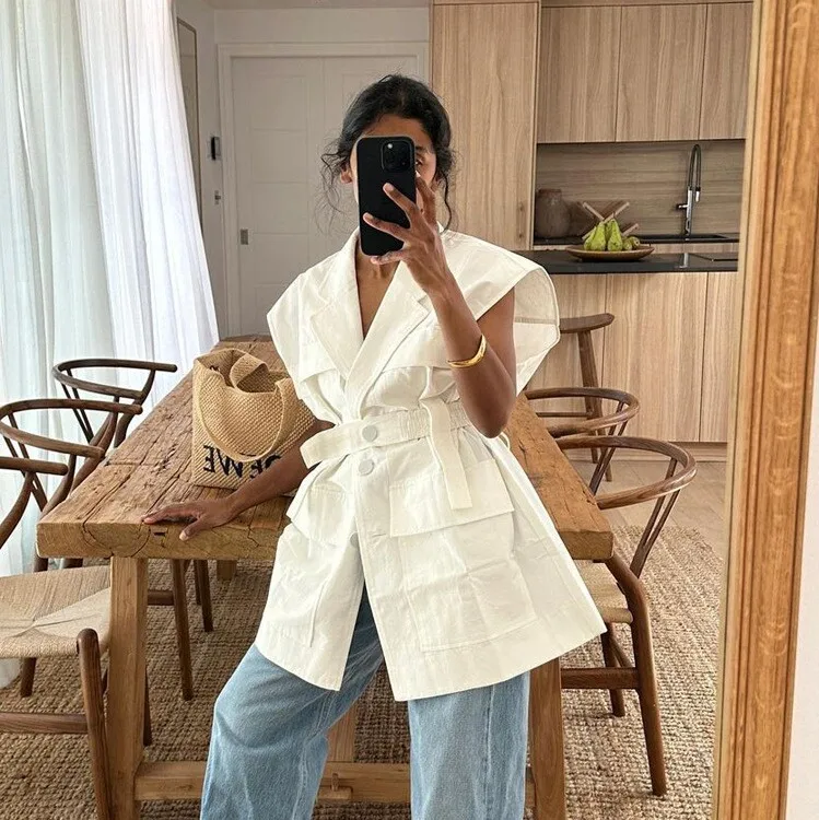 

Loose Women's Pocket Shirt Sleeveless Multi-Pocket Belted Vest Workwear White Color Comfortable Fit Shirt Style Spring Season