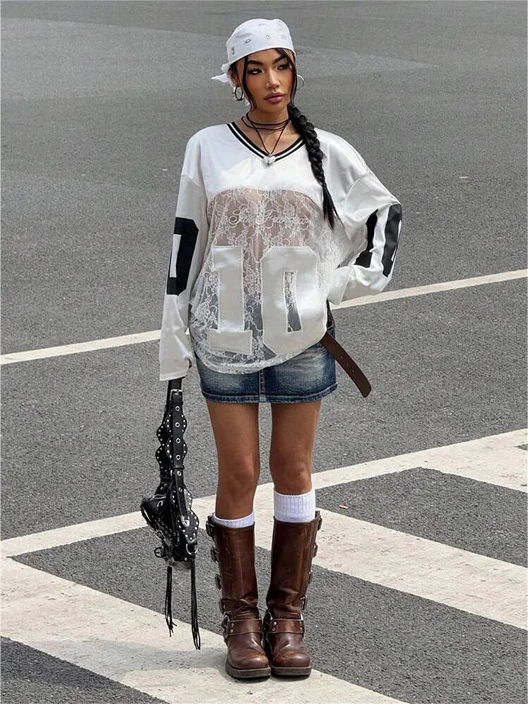 2026 Sommer Damen Y2K Street Jersey Sternennummer-Print Transparente Spitzenpaneele Oversize Drop-Shoulder Gestreiftes V-Ausschnitt Langarm T-Shirt – Detail 2