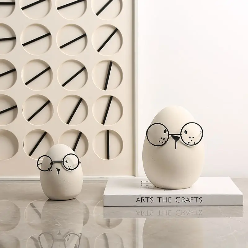 Nordic simplicity and fun, little doctor ornaments, exhibition hall wine cabinets, tabletops, home decorations