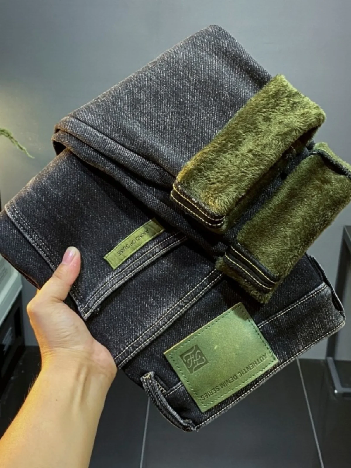 

Trendy Men's Fce Lined Thi Straight Leg Jeans Winter Casual Outerwear Long Pants Elastic Waist Comfortable Fit Jeans