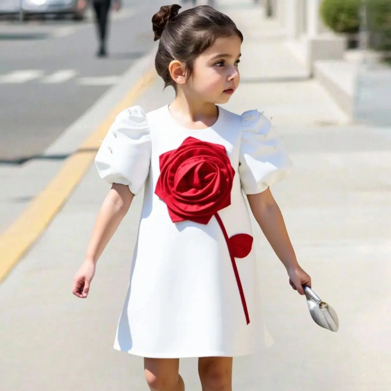 فستان الأميرة اللطيف للفتيات بأكمام منتفخة ومطرز بالخرز على شكل وردة للأطفال وحفلات أعياد الميلاد وحفلات الزفاف الأولى وعيد الميلاد والعام الجديد
