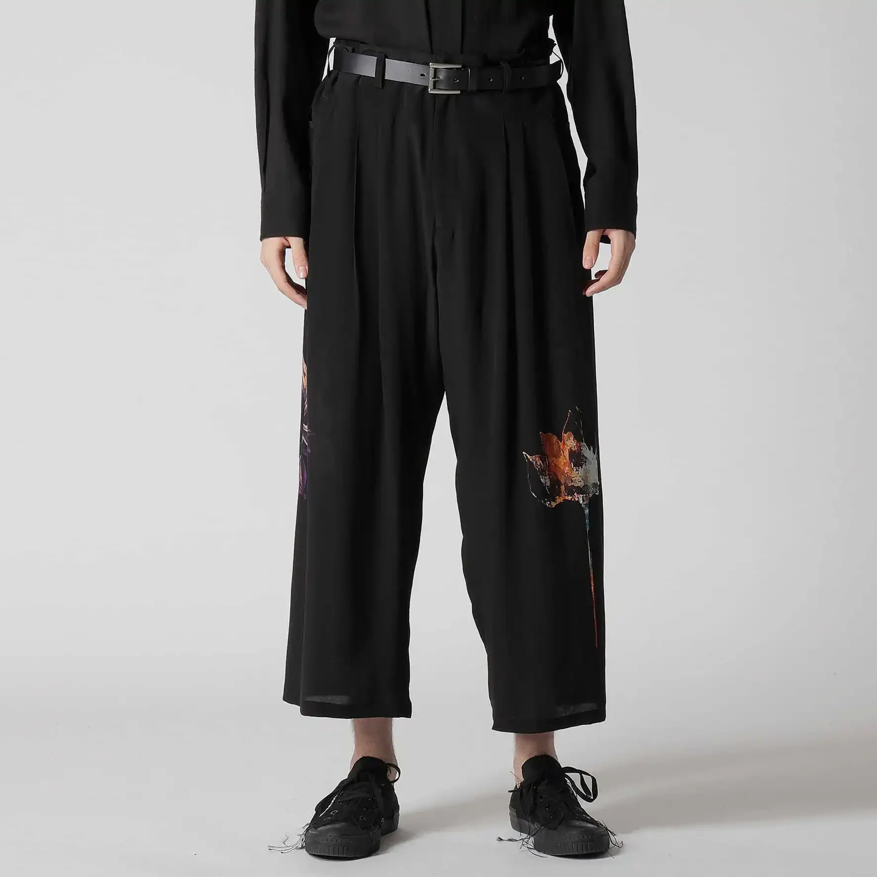 

YOJI OOAK японские оригинальные свободные шелковые тройные плиссированные брюки с цветочным принтом, черные укороченные брюки прямого кроя для мужчин