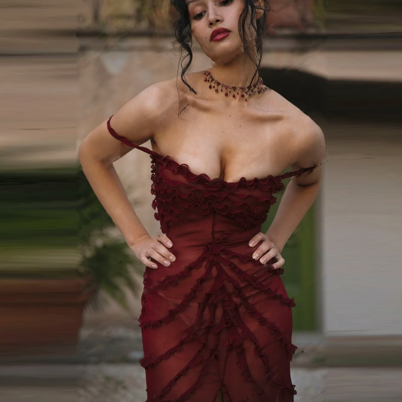 Nuevos bonitos vestidos de graduación Borgoña hechos a mano para mujer vestido largo de sirena para desfile de noche hecho a medida transparente vestido de fiesta Sexy dividido