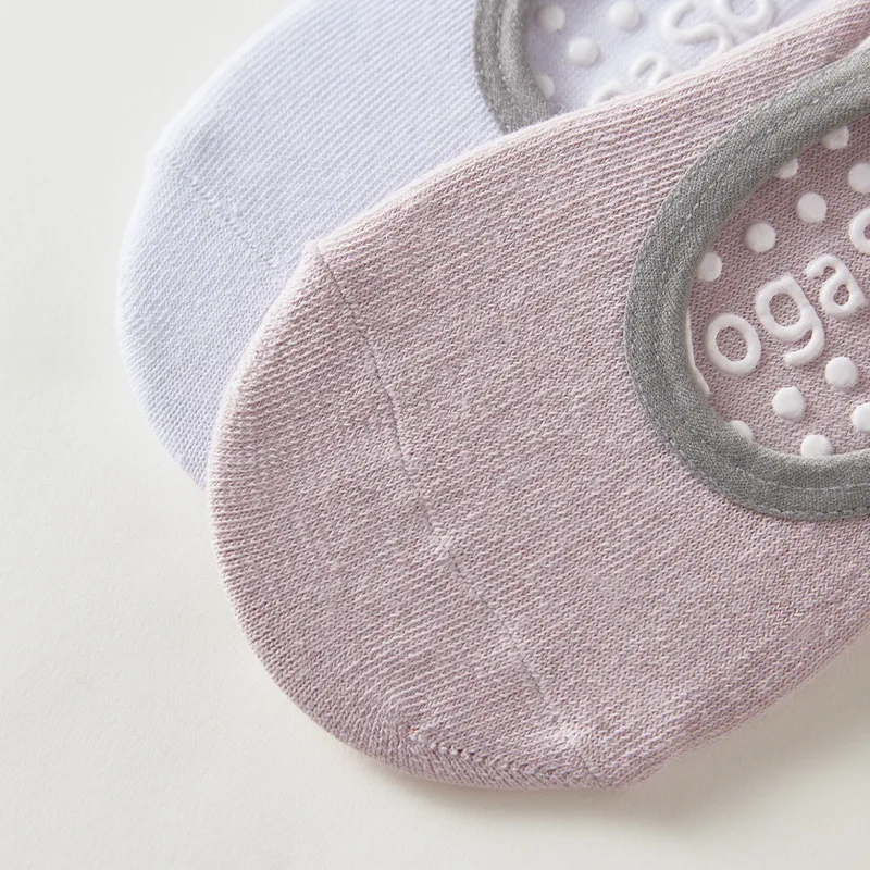 ถุงเท้ากีฬาในร่ม 1/8 คู่ สำหรับโยคะ พิลาทิส กันลื่น ทนทานต่อการสึกหรอ เหมาะสำหรับการออกกำลังกายบนพื้น เต้นรำ ซับแรงกระแทก ผลิตจากผ้าฝ้ายแท้