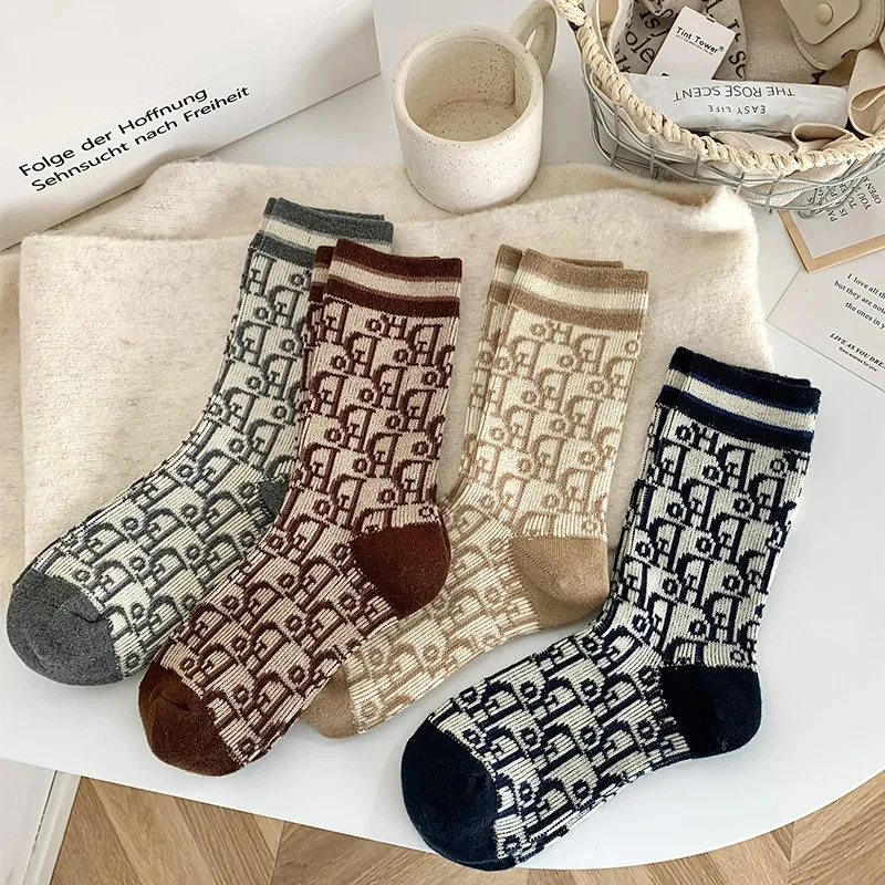 2 Pairs Trendy Thick Winter Wool Socks Ladies Monogram Pattern Solid Color Thickened Middle Tube Socks Breathable Wholesale
