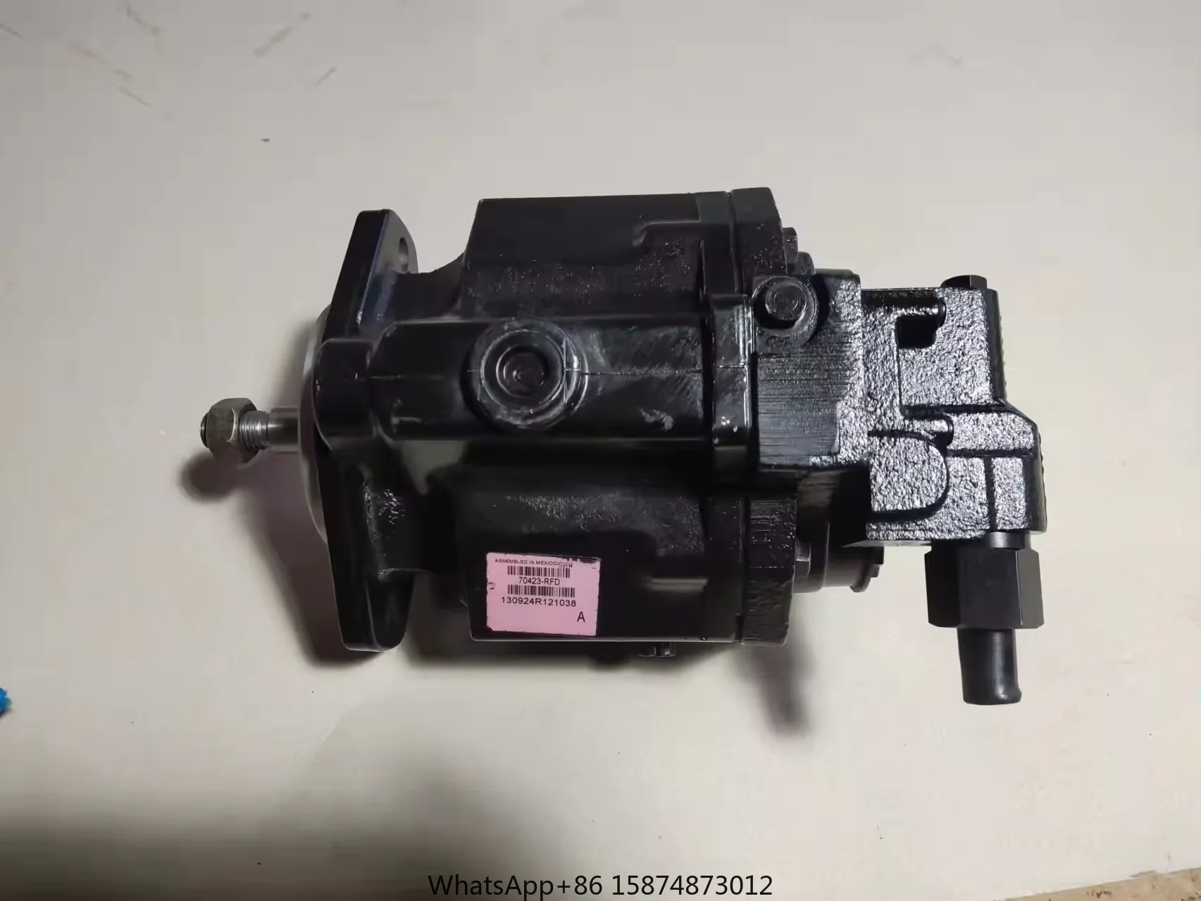 Piston Pump 70423 70423-RFD Series Hydraulic Oil Pump 70423-RFD-130924R121038