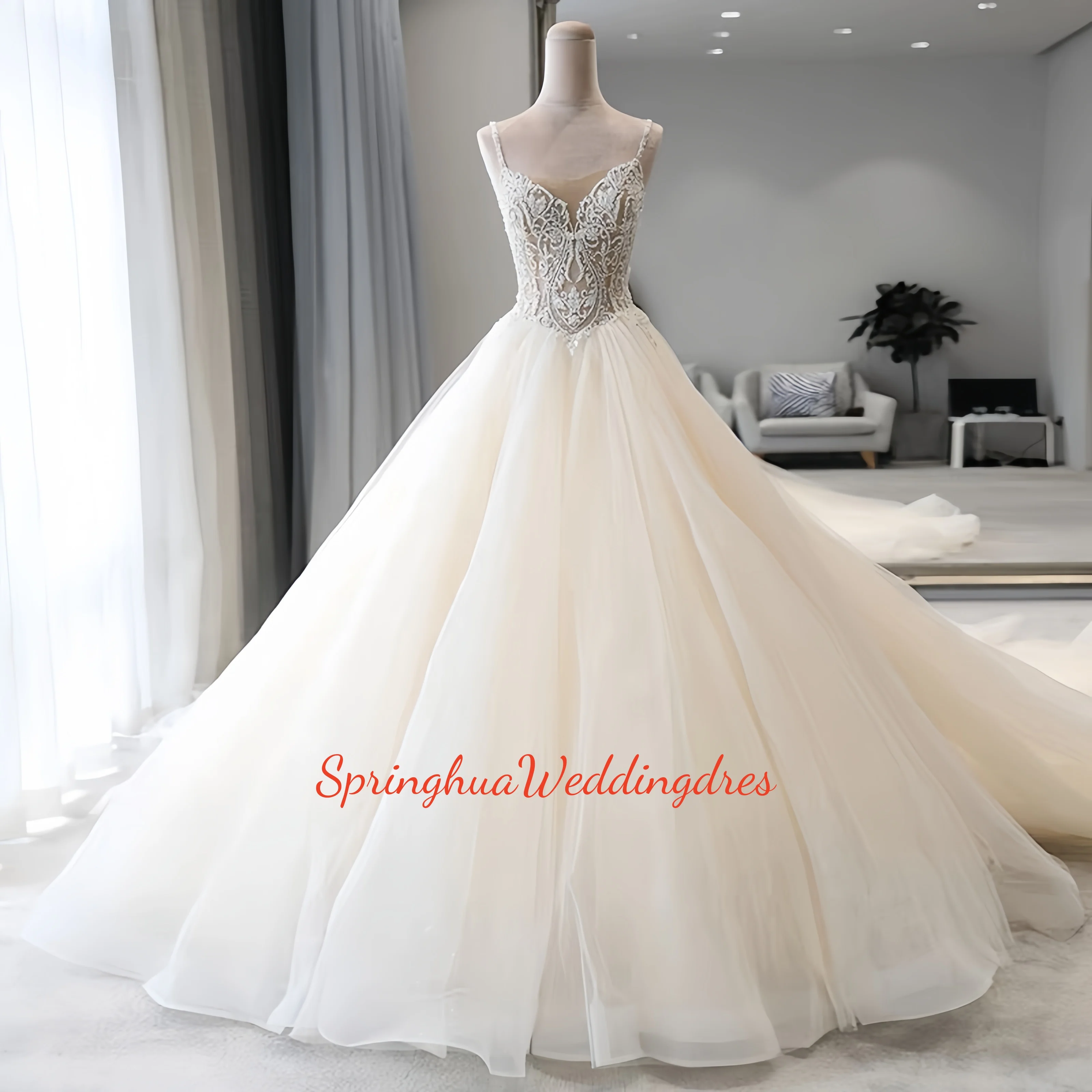 20/5000 Abito da sposa lussuoso da donna con colletto a cuore su misura con ricami di perline floreali e gonna gonfia