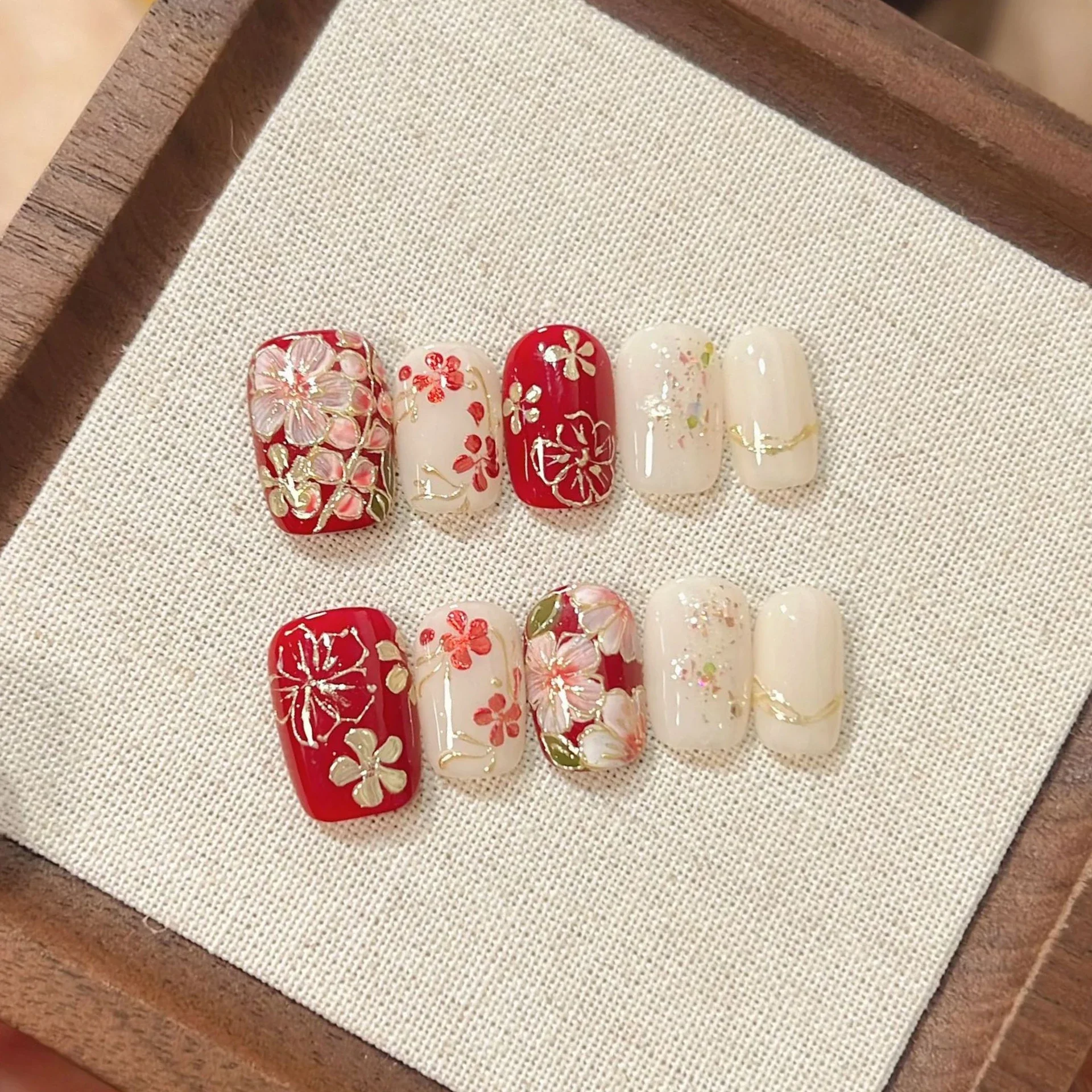 10pcs Red French Fake Nails Coffin Handmade False Nails Classical Polka Dots Nail Art Flowers Pearl Detachable Nails Press Ons