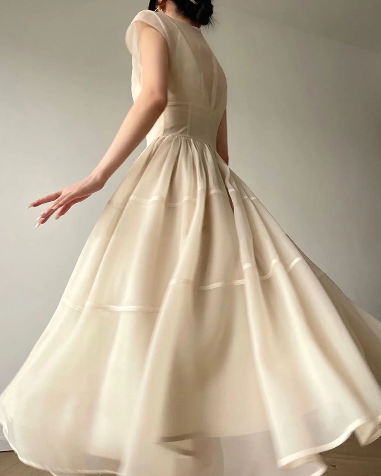 맞춤형 섬세한 Organza 이브닝 드레스 기질 반팔 v 넥 연예인 가운 맞춤 제작 특별 행사