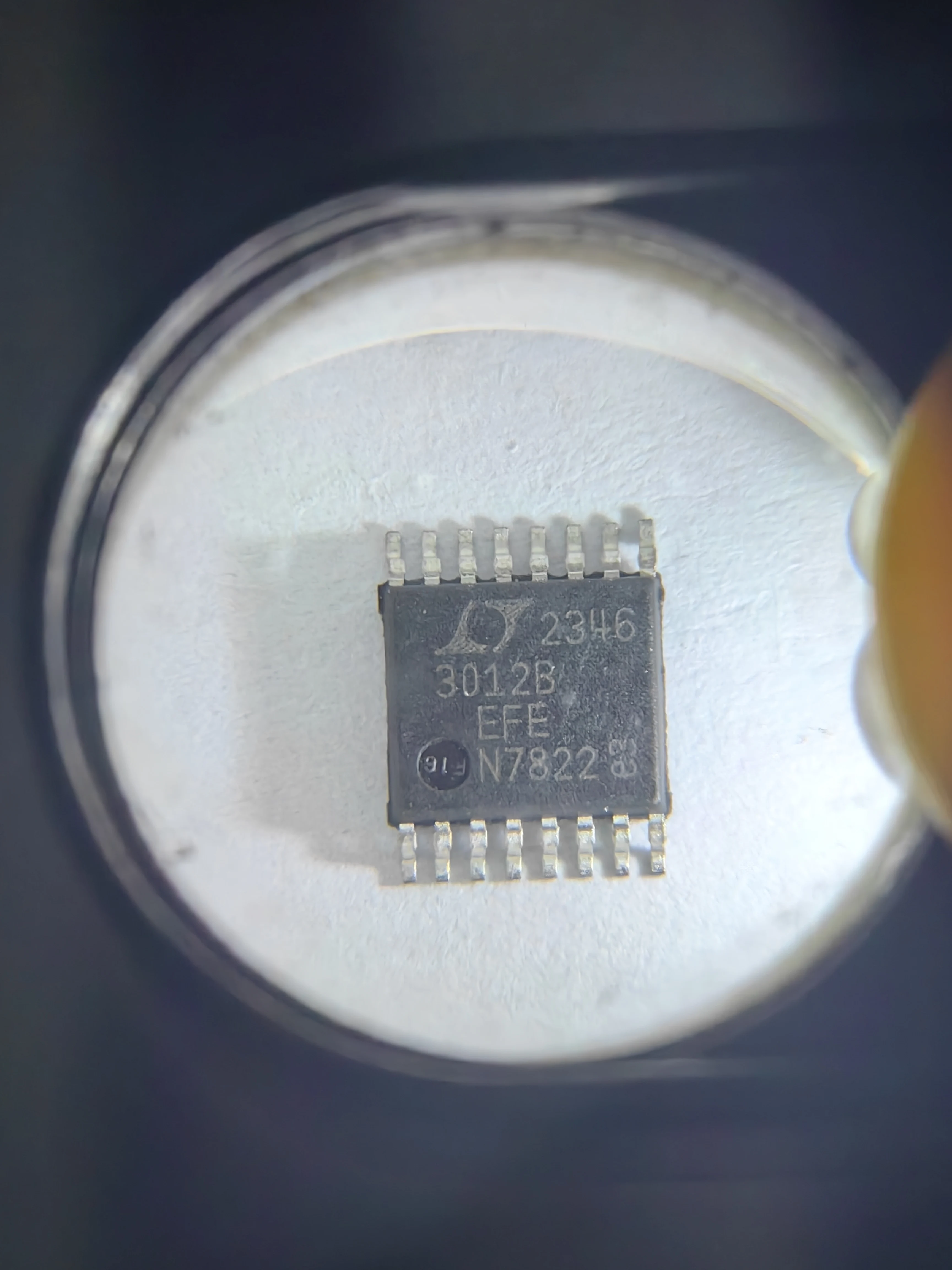 LT3012 LT3012BEDE LT3012BEFE - 250mA, 4V ถึง 80V Low Dropout Micropower Linear Regulator